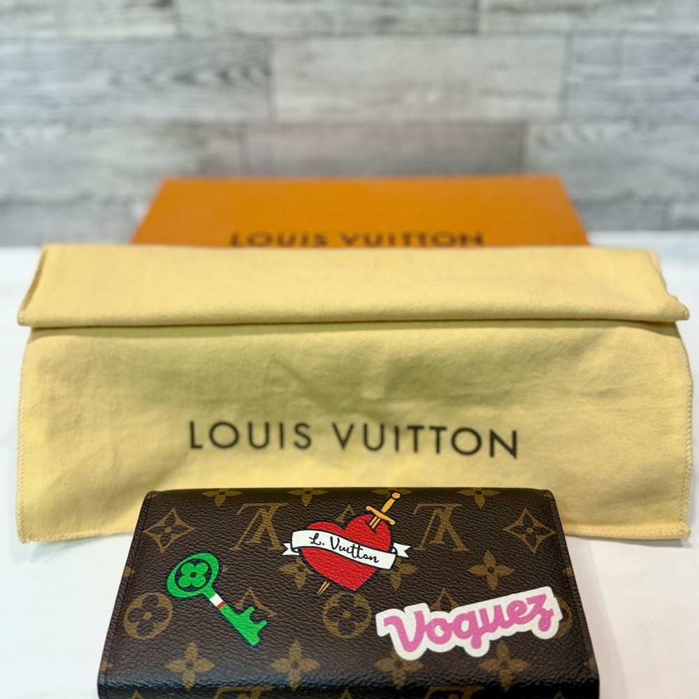 LOUIS VUITTON Monogram Travel Patches Sarah Wallet - Picture 3 of 14